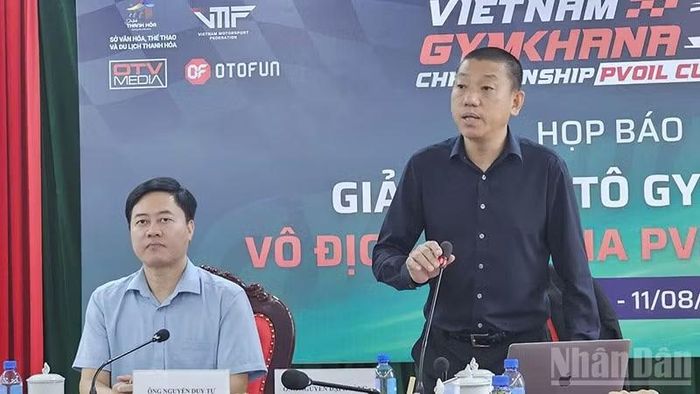 Đại diện Ban tổ chức giải thể thao trao đổi, thông tin thêm những nội dung các cơ quan báo chí quan tâm.