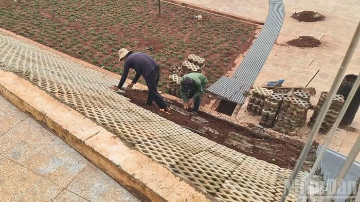 Sụt lún hư hại nhiều nơi nhưng chủ đầu tư vẫn khẳng định nằm trong "tính toán".