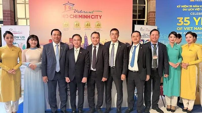 Hội thảo giới thiệu điểm đến du lịch Thành phố Hồ Chí Minh tại Australia có sự tham dự và chứng kiến của đồng chí Đặng Minh Thông, Phó Bí thư Thành ủy Thành phố Hồ Chí Minh (thứ tư từ trái qua). (Ảnh: Sở Du lịch)