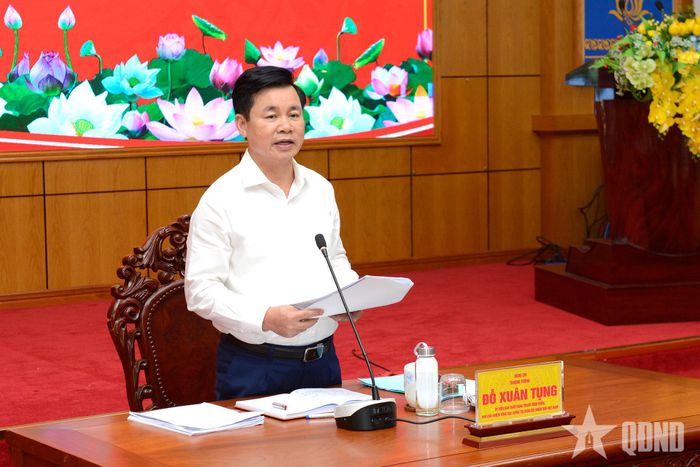 Thượng tướng Đỗ Xuân Tụng nhận xét sơ bộ tại buổi làm việc.