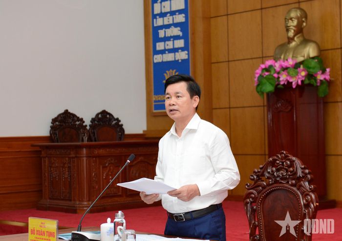 Thượng tướng Đỗ Xuân Tụng phát biểu tại buổi làm việc.