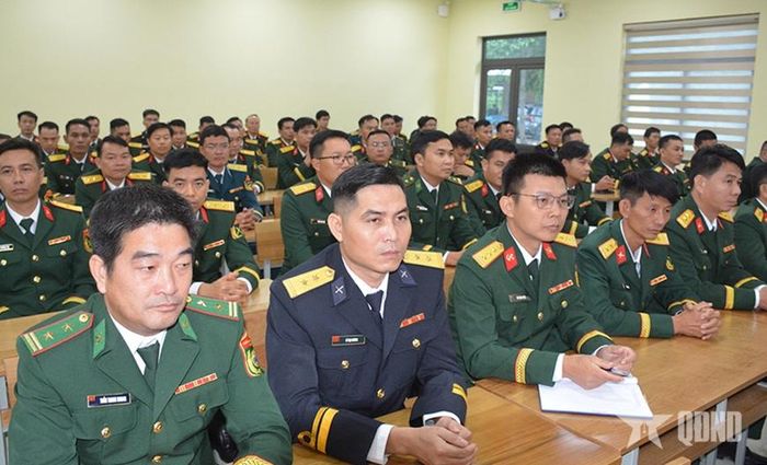  Các học viên tham gia khóa học.
