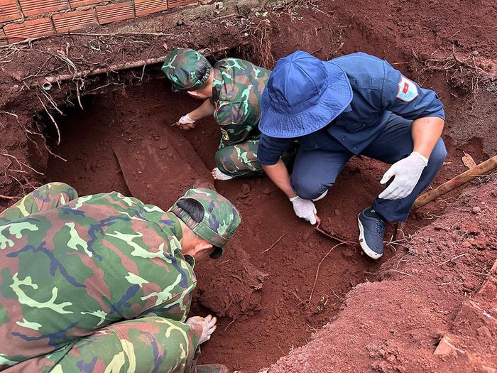 Đội K76 thực hiện nhiệm vụ tìm kiếm, quy tập hài cốt liệt sĩ xã Lộc Tấn, thành phố Đồng Nai.
