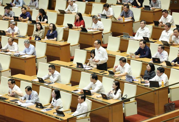 ĐB Nguyễn Ngọc Sơn (Hải Phòng) phát biểu tại hội trường. Ảnh: QUANG PHÚC 