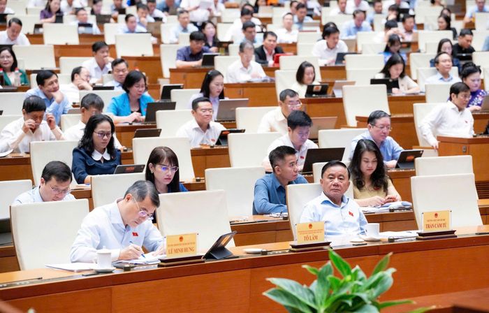  Thủ tướng Chính phủ Lê Minh Hưng, Thường trực Ban Bí thư Trần Cẩm Tú cùng các đại biểu tham dự phiên thảo luận. Ảnh: QUANG PHÚC 