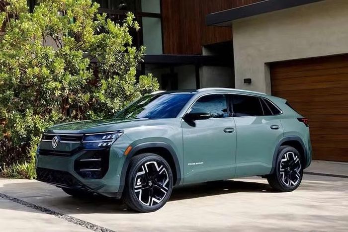 Sau khi Atlas ra mắt, phiên bản thể thao hơn là Volkswagen Atlas Cross Sport 2027 đã trình làng, trước khi được bán tại thị trường Mỹ vào đầu năm sau. Xe chia sẻ tất cả các trang bị phần cứng với Atlas bản thường, nhưng đường mái dốc hơn đã thay thế hàng ghế thứ ba bằng kiểu dáng thấp. Mẫu xe này cũng báo hiệu rằng phiên bản đổi tên Teramont X cũng sắp có thế hệ mới.