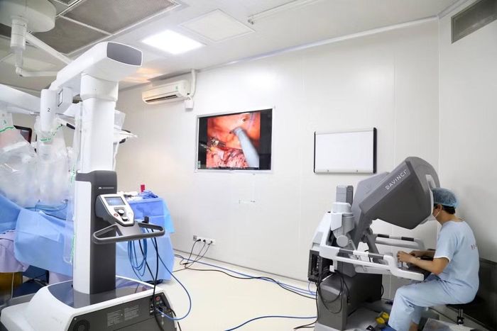 Robot phẫu thuật ung thư thực quản - Ảnh BVCC
