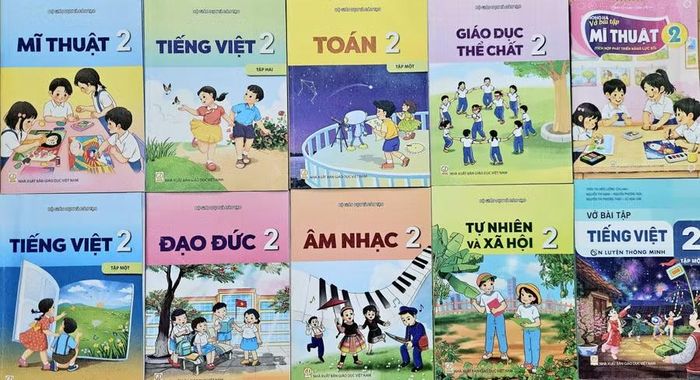 Năm học 2026-2027, học sinh phổ thông toàn quốc sử dụng chung một bộ sách giáo khoa thống nhất đã được Bộ GD&ĐT phê duyệt. Ảnh: Đình Tuệ.