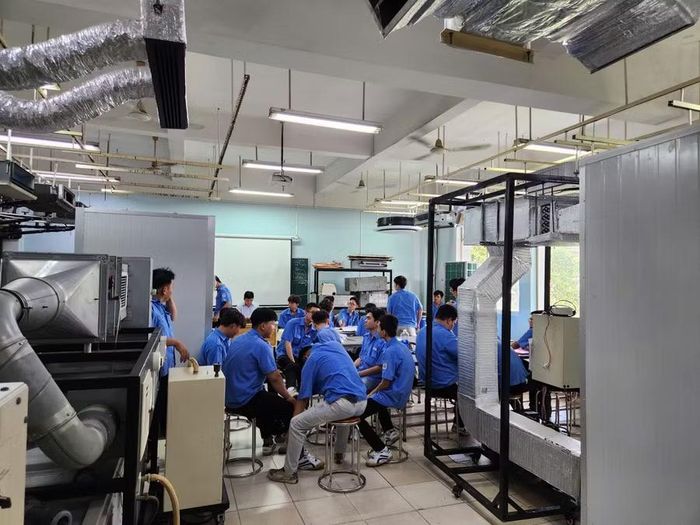 Phòng học thực hành của sinh viên Trường Cao đẳng Kỹ Thuật Cao Thắng.