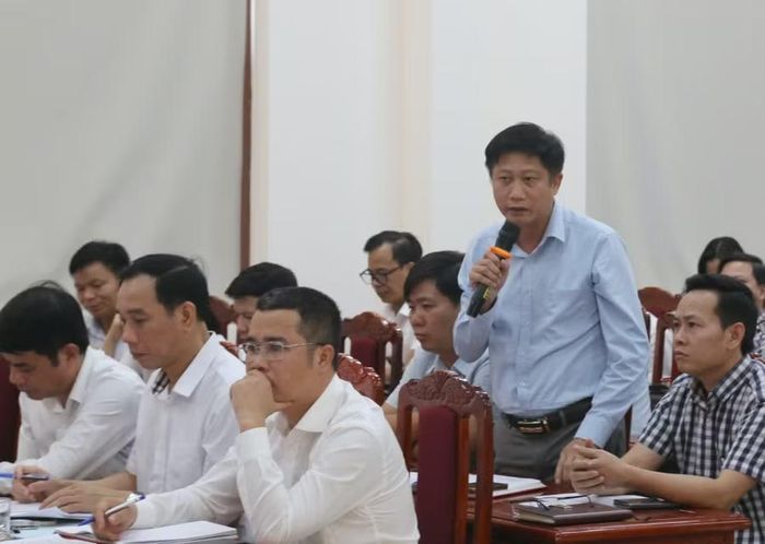Đại diện các địa phương trao đổi tại hội nghị.