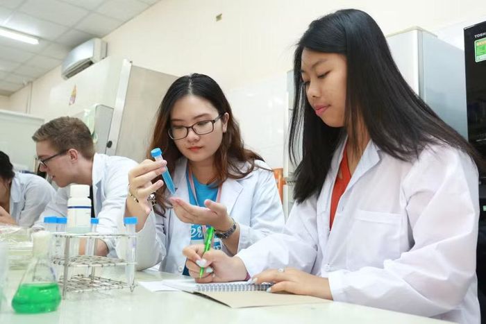 Sinh viên Trường Đại học Quốc tế (Đại học Quốc gia TPHCM). Ảnh: NTCC.