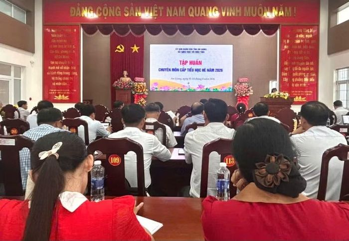 Quang cảnh lớp tập huấn.