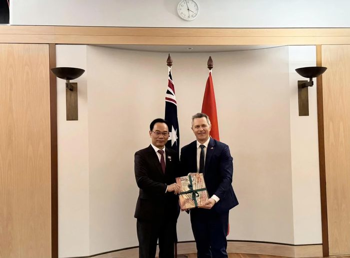 Bộ trưởng Hoàng Minh Sơn và ngài Jason Claire - Bộ trưởng Bộ trưởng Bộ Giáo dục Australia