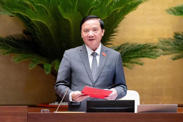 Phó Chủ tịch Quốc hội Nguyễn Khắc Định điều hành phiên họp. Ảnh: quochoi.vn