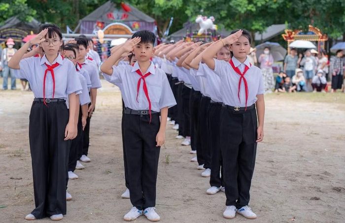  Hội trại hè thanh, thiếu nhi xã Lĩnh Toại năm 2026 là lần đầu tiên được tổ chức sau khi sáp nhập xã và sắp xếp, sáp nhập các thôn. Với sự tham gia của 14 chi đoàn thôn sau sáp nhập, mỗi đơn vị đã mang đến Hội trại một màu sắc, nét đặc trưng và tinh thần thi đua riêng. Tất cả cùng hòa chung, tạo nên một ngày hội lớn vui tươi, rực rỡ, đoàn kết và giàu cảm xúc; góp phần tăng cường sự giao lưu, gắn bó giữa cán bộ, đoàn viên, thanh thiếu nhi. 