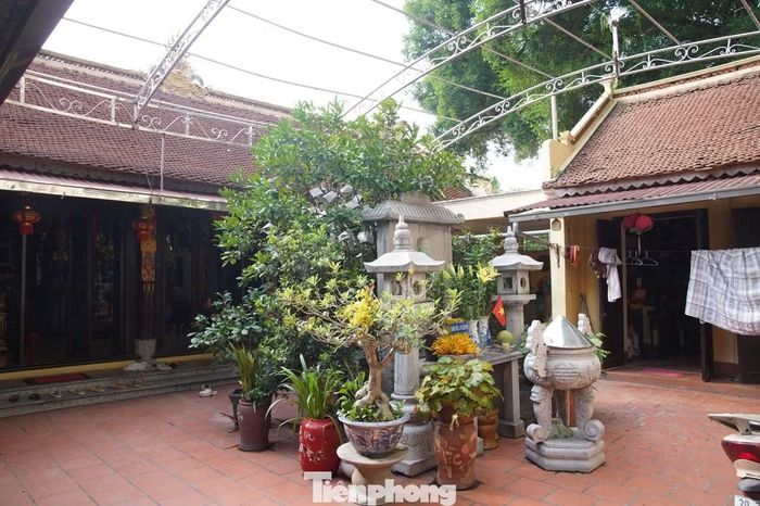 Bên trong Chùa Thiền Quang - di tích lịch sử văn hóa đã được Bộ Văn hóa, Thể thao và Du lịch xếp hạng.