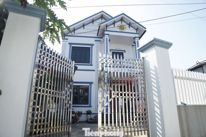  Những ngôi nhà vườn và nhà tầng ở thôn Tân Lãng chuẩn bị tháo dỡ phục cho dự án sân bay Gia Bình. 