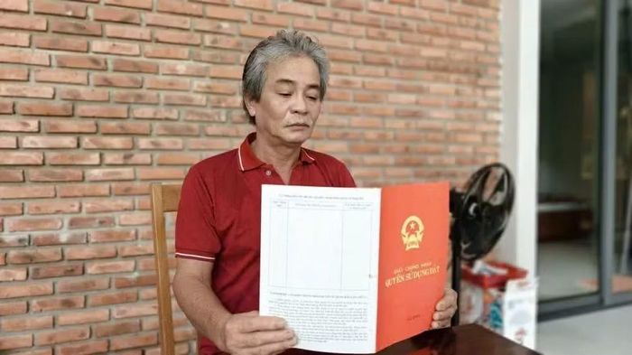 Ông Dũng vẫn kiên trì đến cơ quan chức năng để giải quyết vụ việc hy hữu của mình.