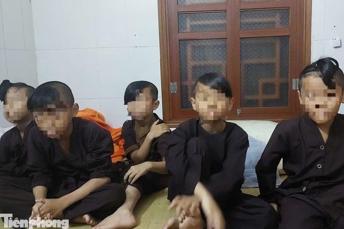 Các cháu bé kể lại vụ việc.