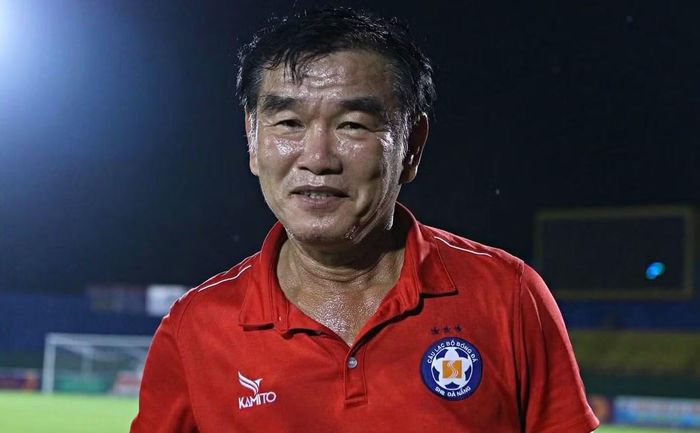 HLV Phan Thanh Hùng đóng góp nhiều vào sự phát triển của bóng đá Đà Nẵng cũng như Việt Nam