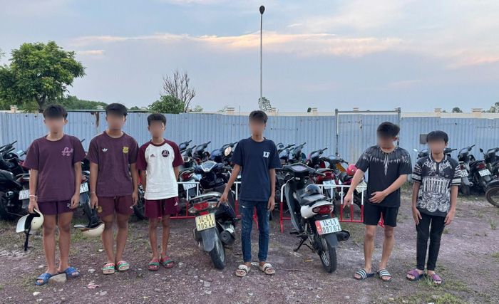 Các trường hợp vi phạm điều khiển xe mô tô lạng lách, đánh võng.