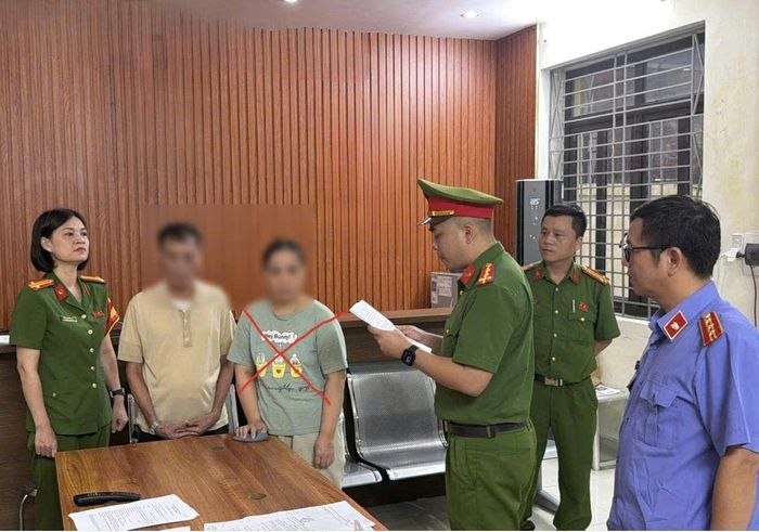 Cơ quan Công an thi hành Lệnh bắt bị can để tạm giam đối với Bùi Thị Hoài (đánh dấu X). (Ảnh: CAHY).