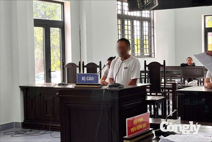 Tài xế xe đầu kéo gây tai nạn tại khu vực có biển cảnh báo tại phiên tòa.