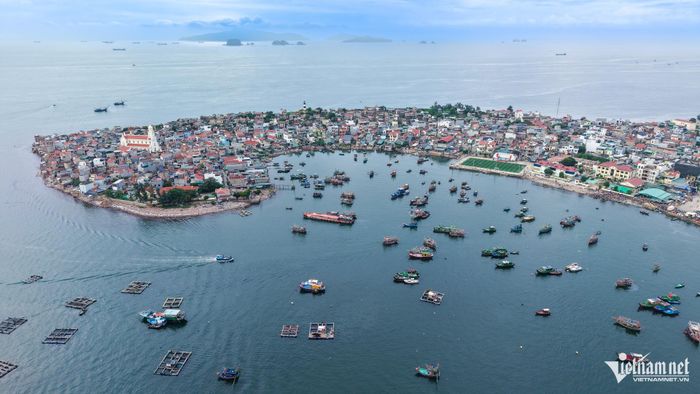 Làng chài Nghi Sơn có vị trí đẹp, đang trở thành điểm đến hút khách du lịch