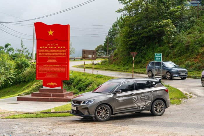Hành trình của xe trải dài từ những cung đường đèo tại vùng núi phía Bắc, cao tốc Bắc - Nam đến các tuyến đường nhỏ xuyên rừng Đất Mũi (Cà Mau)