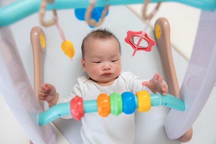  Trẻ nhỏ với hệ miễn dịch non yếu có nguy cơ mắc bệnh do não mô cầu, diễn tiến nhanh, để lại nhiều di chứng. Ảnh: Shutterstock