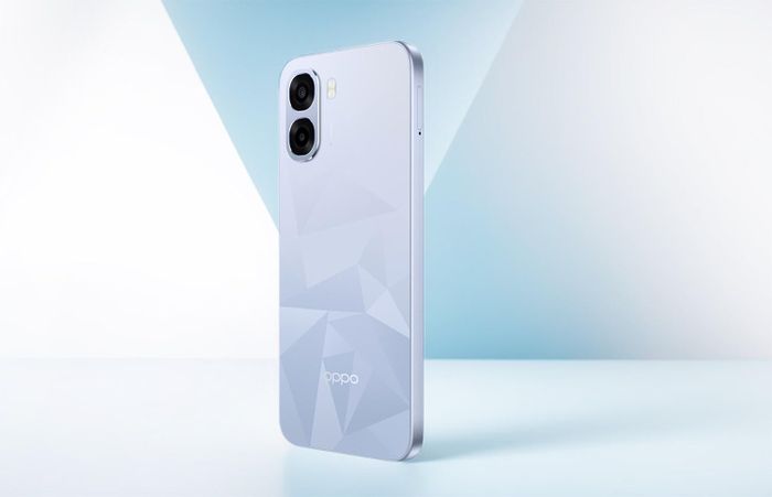 OPPO A6t phù hợp hơn với người dùng phổ thông, ưu tiên thời lượng pin. Ảnh: OPPO