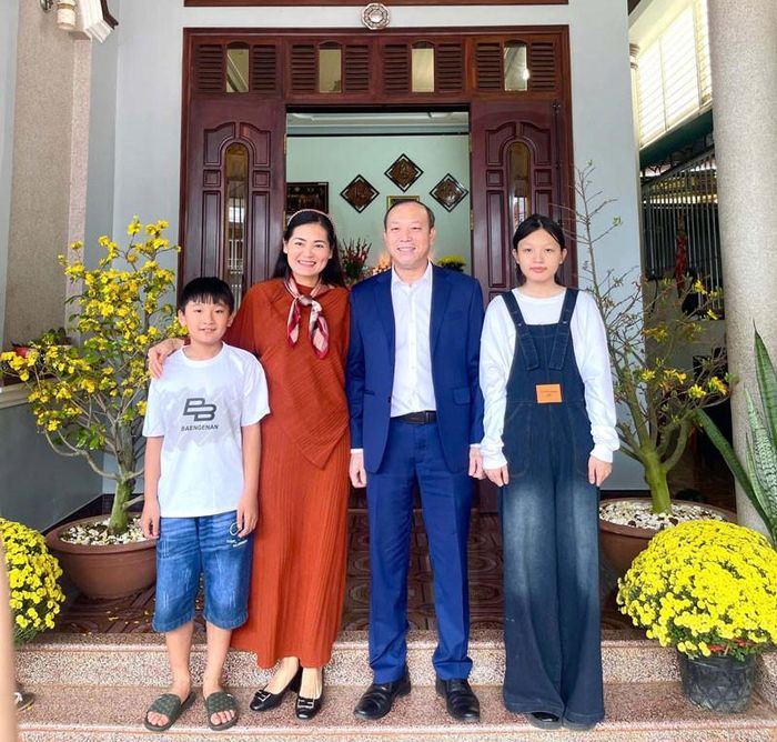 Vợ chồng chị An đồng hành cùng nhau trên mọi chặng đường