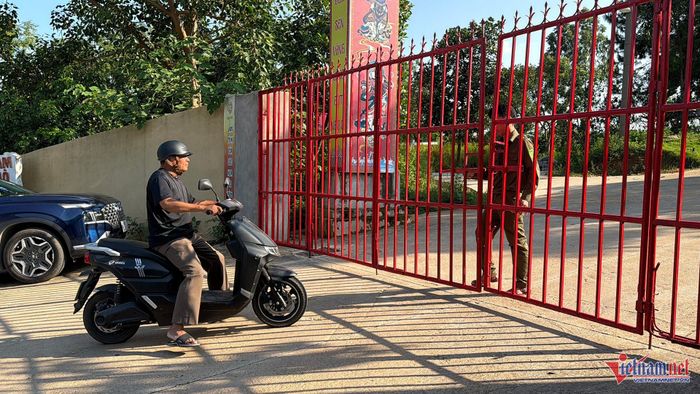Chùa Bầu hạn chế người dân ra vào. Ảnh: Đức Hoàng