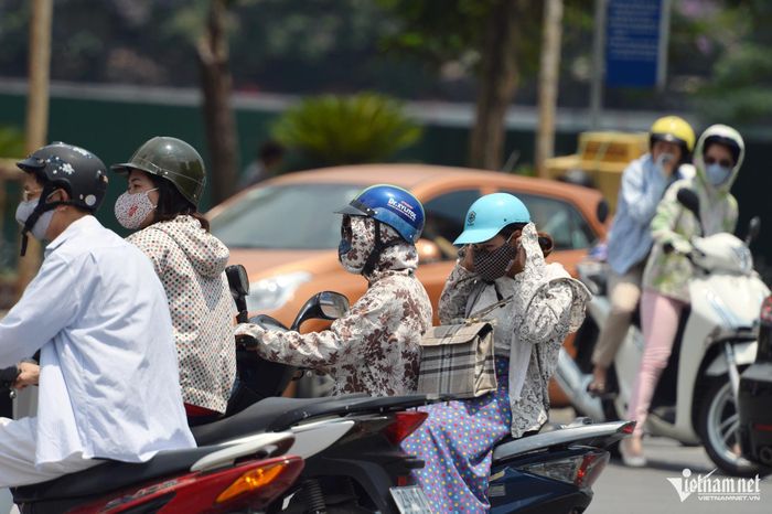 Miền Bắc còn nắng nóng kéo dài. Ảnh: Nam Khánh