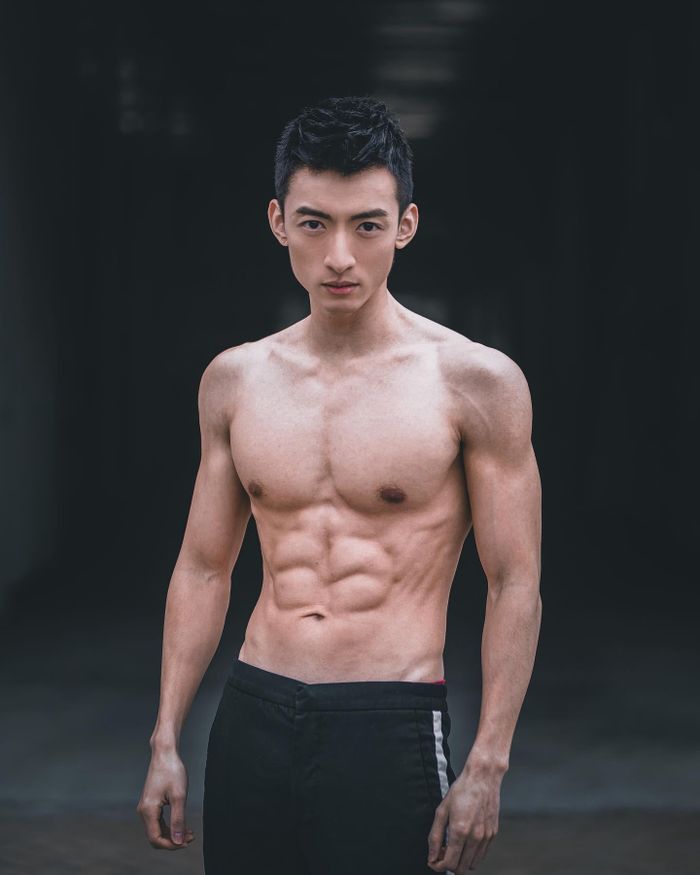 Ngoài diễn xuất, Đàm Khôn Luân còn là huấn luyện viên thể hình. Ảnh: IGNV