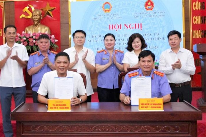  Lãnh đạo VKSND khu vực 2 và TAND khu vực 2, tỉnh Quảng Ninh ký Quy chế phối hợp.
