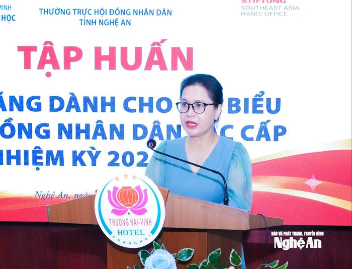 TS. Phạm Thị Hoàng Hà – Viện trưởng Viện Chủ nghĩa xã hội khoa học, Học viện Chính trị Quốc gia Hồ Chí Minh phát biểu nhấn mạnh mục đích và các mục tiêu hội nghị hướng tới. Ảnh: Mai Hoa