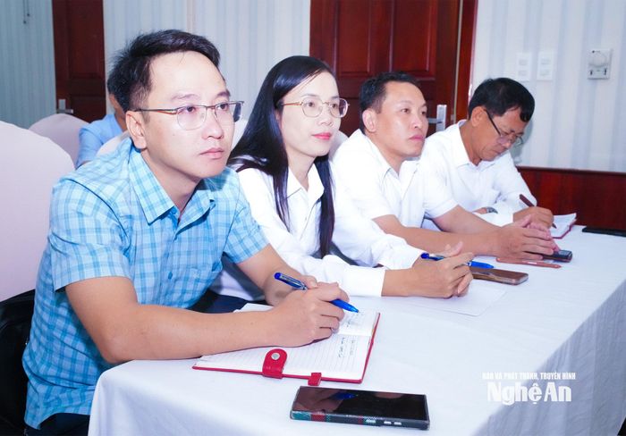Các đại biểu HĐND cấp xã tham gia hội nghị. Ảnh: Mai Hoa