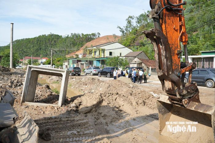 Đề nghị các địa phương có tiến độ xây dựng hạ tầng tái định cư chậm tiến hành song song các bước đảm bảo người dân bàn giao đất trước ngày 30/8/2026. Ảnh: Nguyễn Toàn