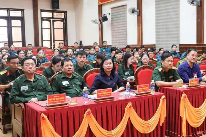  Đại biểu dự khai mạc. 