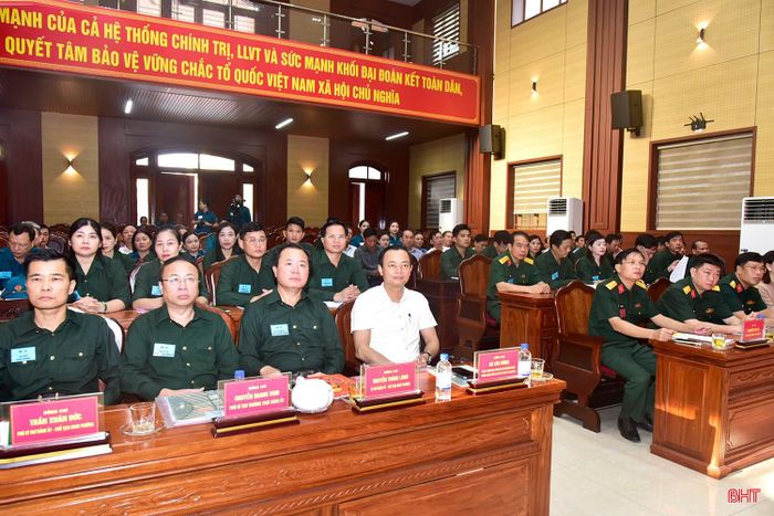 Đại biểu dự khai mạc diễn tập.
