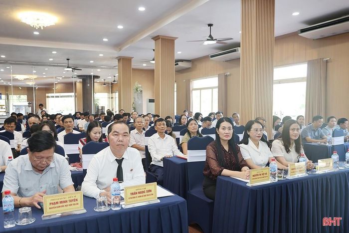 Đại biểu tham dự hội nghị.