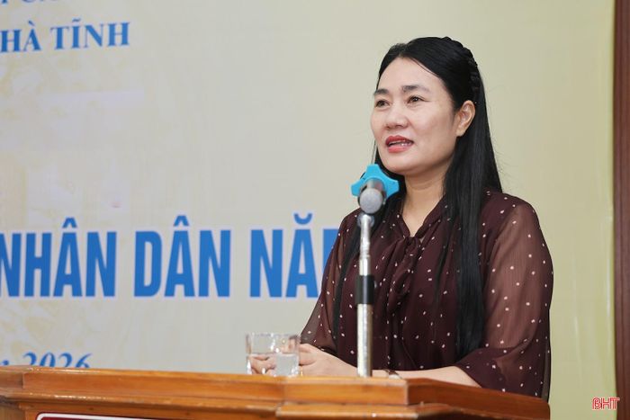 Phó Chủ tịch HĐND tỉnh Nguyễn Thị Việt Hà phát biểu tại hội nghị.