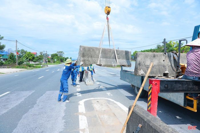 2 điểm mở dải phân cách được đóng nằm ở vị trí Km 542+471 - Km 542+496 và Km 542+826 - Km 542+858. Đây là 2 điểm mở có trong quy hoạch, tuy nhiên, thời gian qua đã phát sinh nhiều vụ va chạm giao thông, gây mất ATGT.