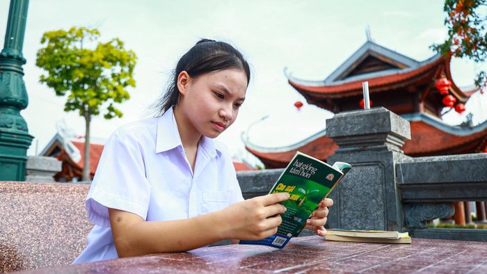 Hôm nay, tôi đến Văn Miếu Hà Tĩnh (phường Thành Sen) để quay video giới thiệu về những giá trị văn hóa gắn với nơi đây. Trước buổi ghi hình, tôi tìm hiểu kỹ nội dung, đồng thời đọc thêm về lịch sử để có thêm thông tin khi thực hiện.