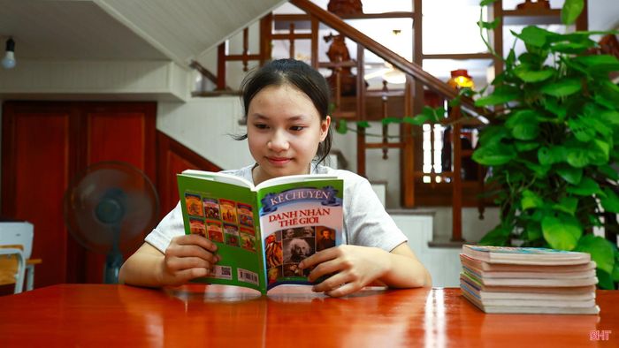 Tôi khá yêu thích những cuốn sách viết về các danh nhân trên thế giới. Những câu chuyện về cuộc đời, suy nghĩ và hành trình của họ giúp tôi chọn lọc, ghi nhớ thêm nhiều dẫn chứng để vận dụng khi làm bài tập môn Ngữ văn.