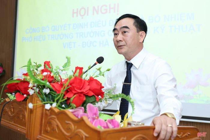 Ông Trần Đình Long - tân Phó Hiệu trưởng Trường Cao đẳng Kỹ thuật Việt - Đức phát biểu nhận nhiệm vụ.