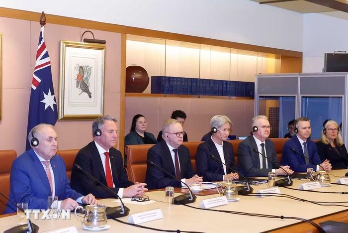 Thủ tướng Anthony Albanese và thành viên đoàn Australia tại cuộc hội đàm với Tổng Bí thư, Chủ tịch nước Tô Lâm. (Ảnh: Thống Nhất/TTXVN)