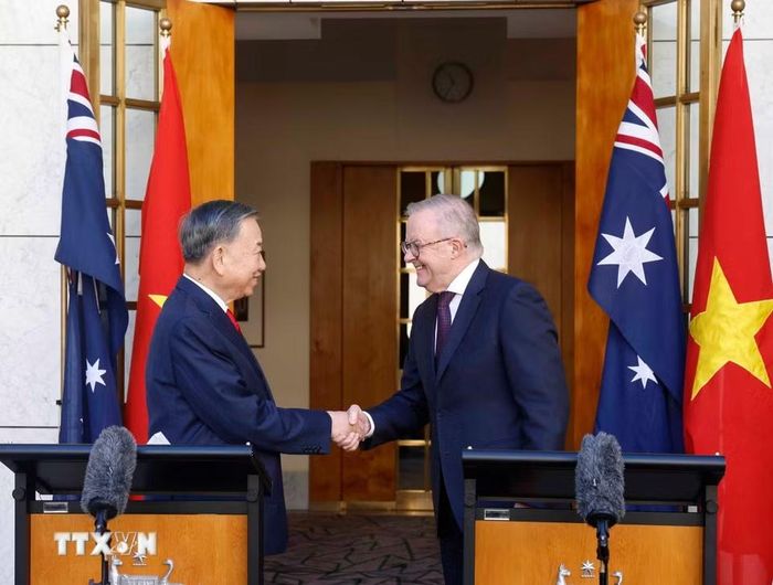 Tổng Bí thư, Chủ tịch nước Tô Lâm và Thủ tướng Australia Anthony Albanese gặp gỡ báo chí. (Ảnh: Thống Nhất/TTXVN)