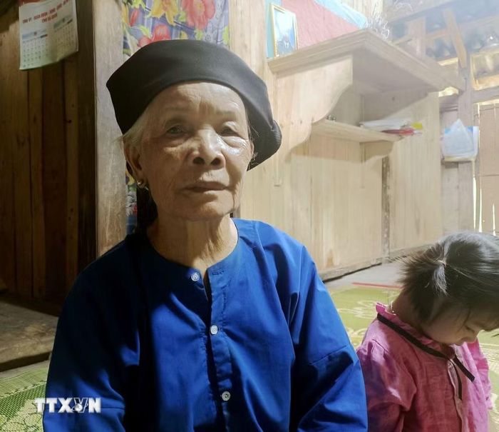 Bà Lý Thị Xoa vẫn đau đáu mong ngày tìm thấy hài cốt con trai là liệt sỹ Lý Văn Thàng. (Ảnh: Đức Thọ/TTXVN)